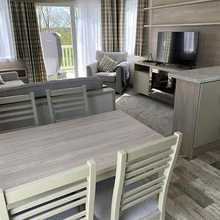 Luxury Holiday Home Sleeps 6 Pet Friendly Сент-Остел Экстерьер фото