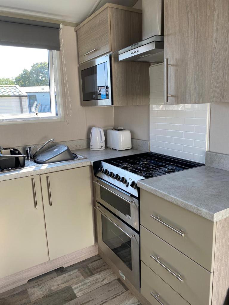 Luxury Holiday Home Sleeps 6 Pet Friendly Сент-Остел Экстерьер фото